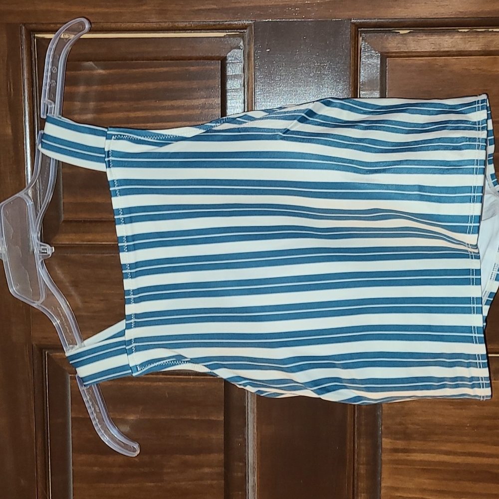 Crop swim top